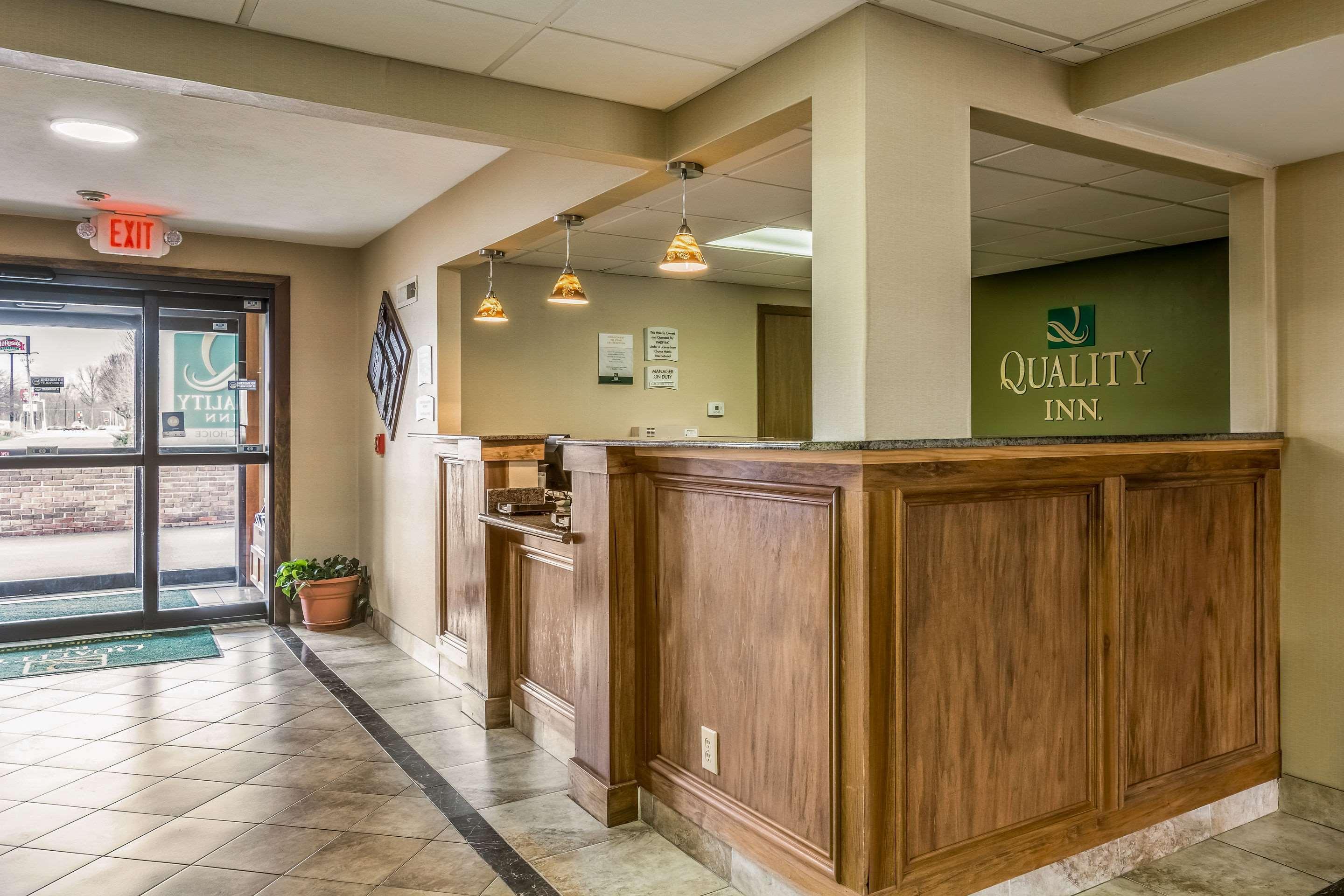 Quality Inn I-74 Batesville Eksteriør billede